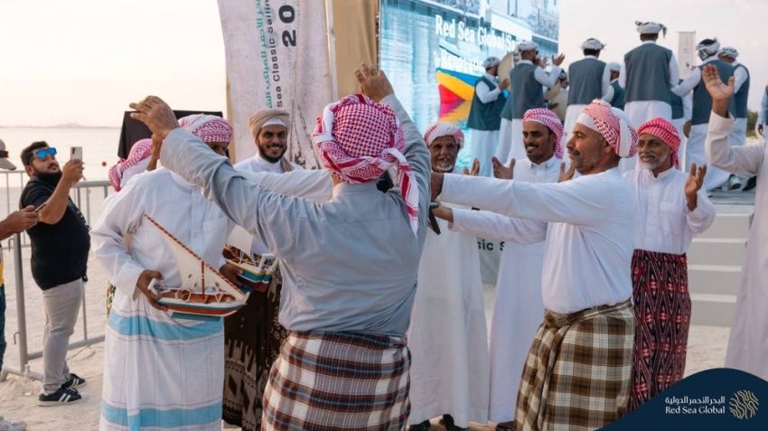 البحر الاحمر يُحي الموروث البحري بسباق المراكب الشراعية