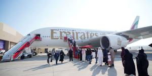 طائرة
      «الإمارات
      A380»
      تجذب
      زوار
      معرض
      البحرين
      للطيران - ستاد العرب