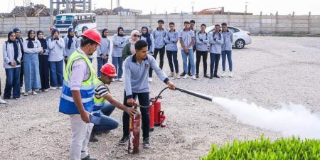 ميناء دمياط يدرب طلبة التلمذة الثانوية الصناعية على مكافحة أنواع الحرائق - ستاد العرب