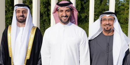 سلطان
      بن
      أحمد
      يشهد
      حفل
      زفاف
      نواف
      الحمادي - ستاد العرب