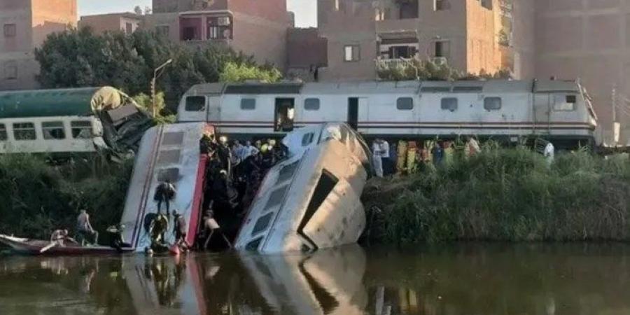 عودة حركة القطارات بعد رفع آثار حادث المنيا - ستاد العرب