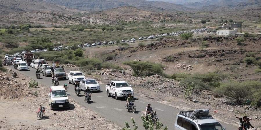 في
      موكب
      جنائزي
      مهيب
      ..
      تشييع
      جثمان
      فقيد
      الوطن
      القيادي
      عبدالله
      طزح
      الحالمي - ستاد العرب