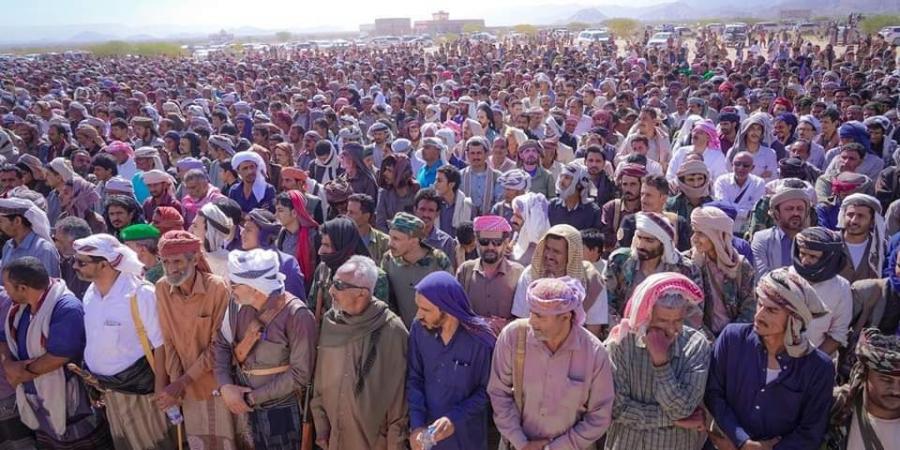 في
      مشهد
      جنائزي
      مهيب
      يتقدمه
      المحافظ
      بن
      الوزير..
      شبوة
      تودع
      الشهيد
      البطل
      المقدم
      احمد
      السليماني.  - ستاد العرب