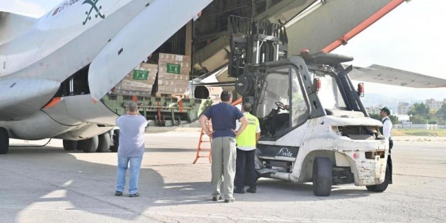 صور.. وصول الطائرة الإغاثية السعودية الـ 5 لمساعدة الشعب اللبناني - ستاد العرب