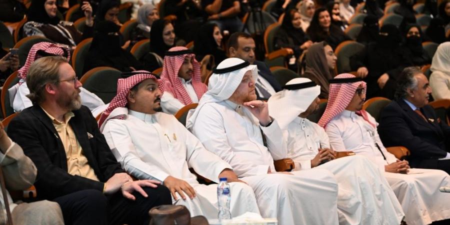 "الاستدامة وجودة الحياة".. مؤتمر يناقش عدة قضايا بحضور 2000 زائر بجدة - ستاد العرب