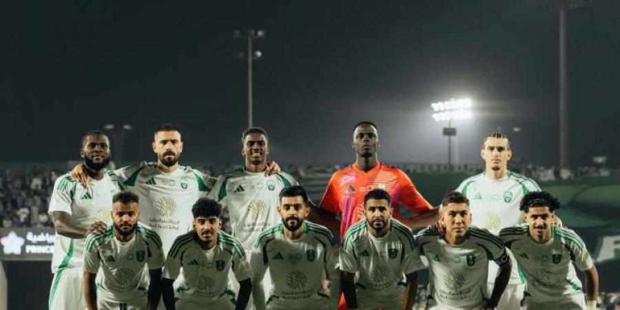 الاهلي يتعادل مع الأخدود في دوري روشن السعودي للمحترفين - ستاد العرب