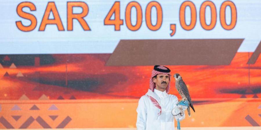 مزاد نادي الصقور السعودي 2024 يشهد بيع 5 صقور في الليلة التاسعة - ستاد العرب