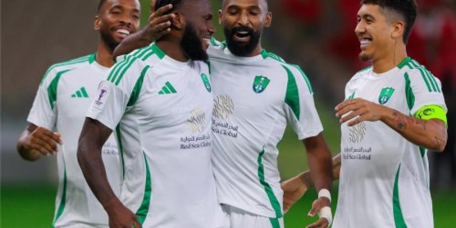 الأهلي السعودي يهزم الرائد بدوري روشن - ستاد العرب