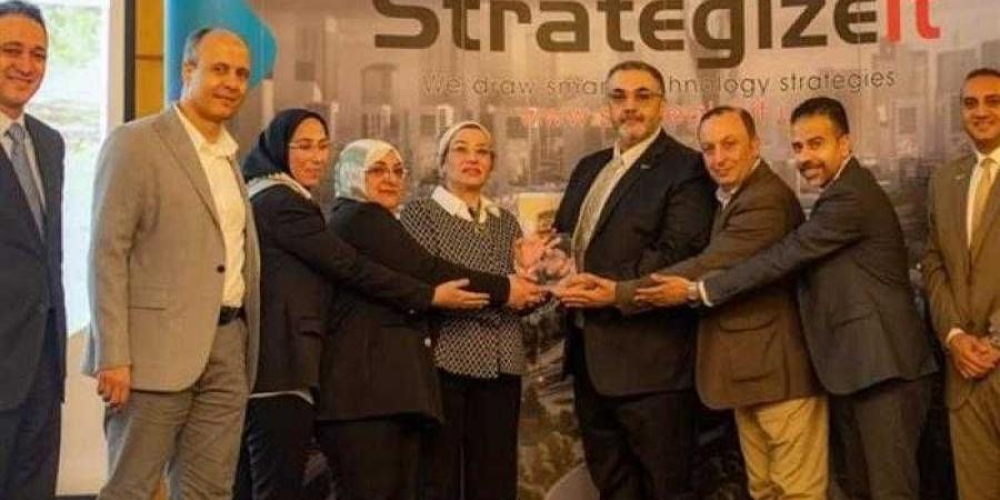 وزارة
      البيئة
      المصرية
      تتوج
      بجائزة
      التميز
      العالمية
      ”Esri
      SAG
      Award
      2024” - ستاد العرب