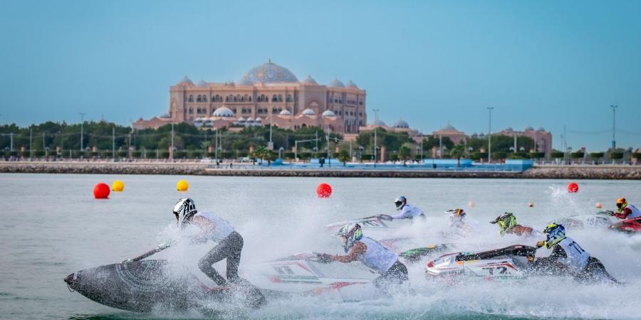 مشاركة
      60
      متسابقاً
      في
      بطولة
      الإمارات
      للدراجات
      المائية - ستاد العرب