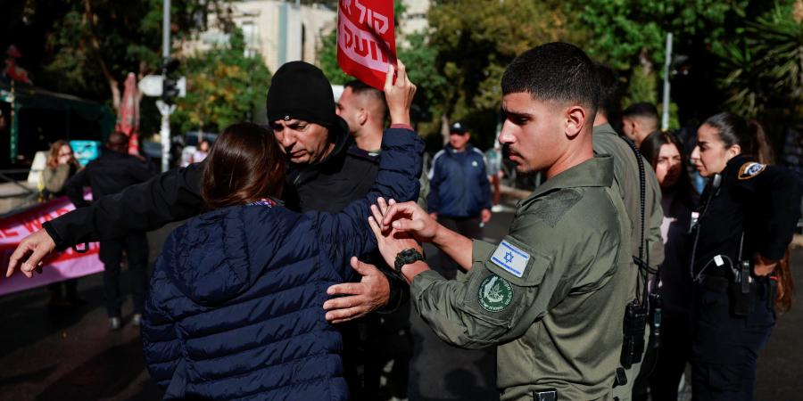 مقتل
      27
      ضابطاً
      وجندياً
      إسرائيلياً
      في
      العملية
      الأخيرة
      بشمال
      غزة - ستاد العرب