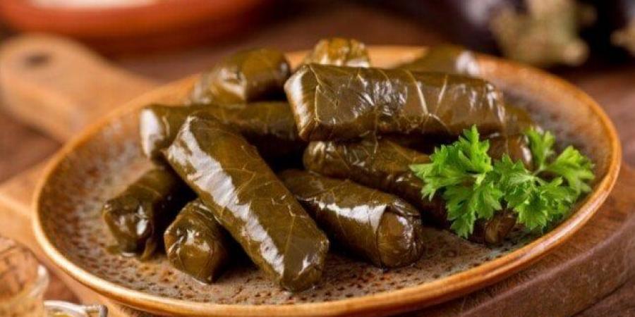 طريقة
      عمل
      محشي
      ورق
      العنب
      بدبس
      الرمان..
      بمكونات
      بسيطة - ستاد العرب