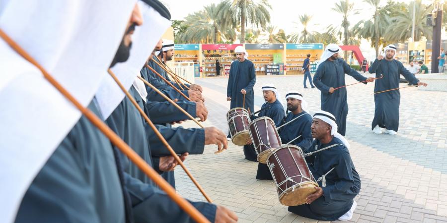 100
      دار
      نشر
      في
      «الظفرة
      للكتاب» - ستاد العرب