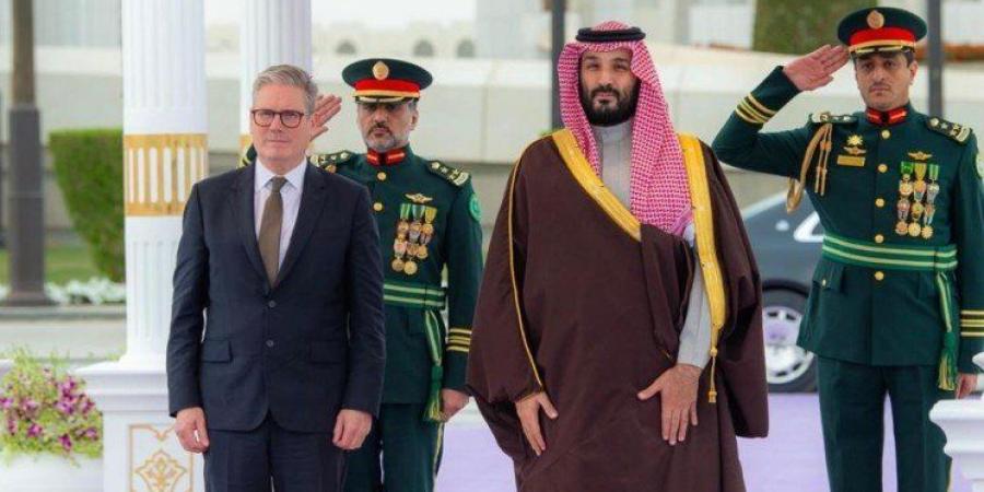 ولي
      العهد
      السعودي
      يستقبل
      رئيس
      وزراء
      بريطانيا
      ويعقدان
      لقاءً
      موسعًا - ستاد العرب