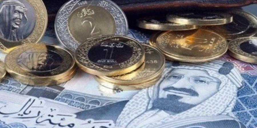 تزامنا مع موسم العمرة، سعر الريال السعودي اليوم الجمعة 3 يناير 2025 - ستاد العرب