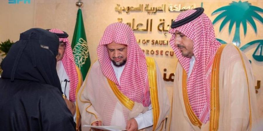 النائب العام يتفقد سير العمل في نيابة منطقة جازان ويلتقي بالمراجعين - ستاد العرب