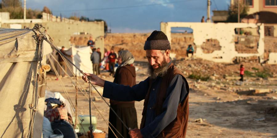 «مشتاقون
      لبيوتنا
      المهدومة»..
      فلسطينيون
      يحتشدون
      أمام
      معبر
      نتساريم - ستاد العرب