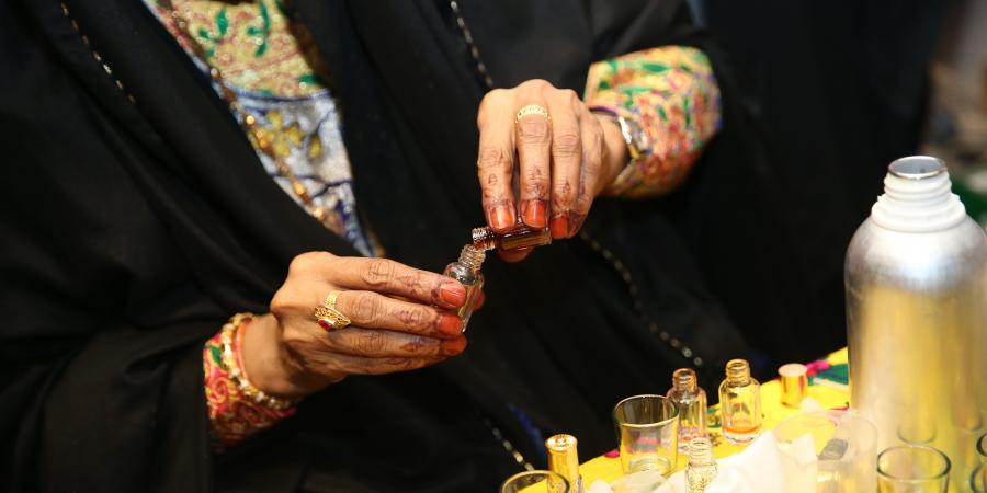 «سوق
      الطيب»
      عطر
      الماضي
      في
      مهرجان
      الحصن - ستاد العرب