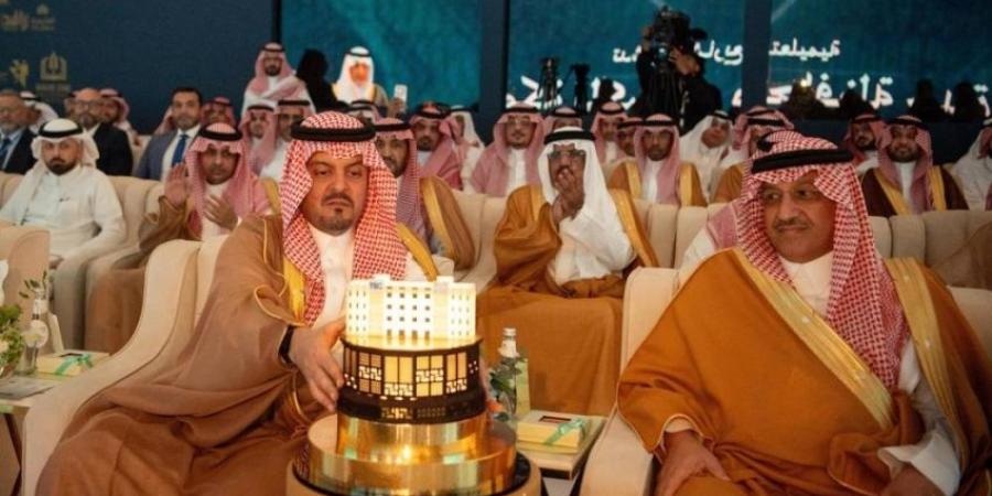 سعود بن مشعل يدشّن 179 مشروعًا تعليميًا في جدة ومكة - ستاد العرب