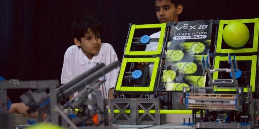 انطلاق بطولة VEX IQ لصُنّاع المستقبل في تصميم وبرمجة الروبوتات - ستاد العرب