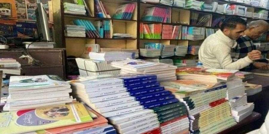 ضبط
      مالك
      مكتبة
      ومطبعة
      ”بدون
      ترخيص”
      بالجيزة
      وبحوزته
      250
      نسخة
      مقلدة
      من
      الكتب
      الخارجية
      لمختلف
      المواد
      والسنوات - ستاد العرب