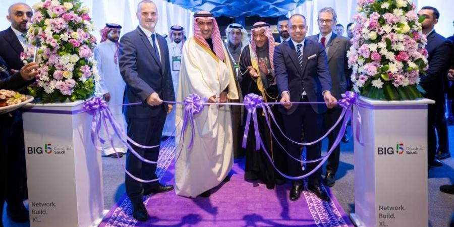 رئيس مجلس إدارة الهيئة السعودية للمقاولين يفتتح النسخة الثالثة عشرة من معرض Big 5 Construct Saudi 2025 - ستاد العرب