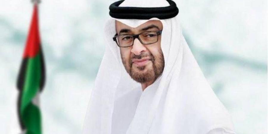 محمد
      بن
      زايد
      يقلِّد
      حمدان
      بن
      زايد
      «وسام
      أم
      الإمارات» - ستاد العرب