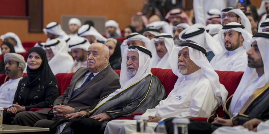 سلطان
      يشهد
      ختام
      أيام
      الشارقة
      المسرحية
      ويكرّم
      الفائزين
      بدورتها
      الـ
      34 - ستاد العرب