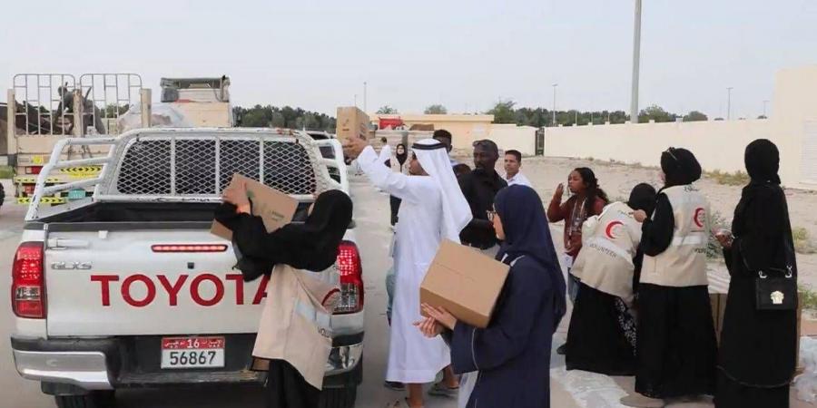 توزيع
      المير
      الرمضاني
      في
      مدينة
      زايد
      بالظفرة - ستاد العرب