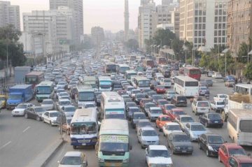 النشرة المرورية.. زحام بشوارع وميادين القاهرة والجيزة في ساعات الذروة الصباحية