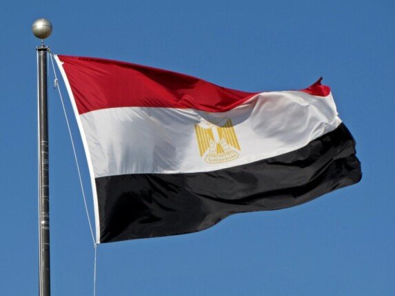 مصر تدين الهجمات الإيرانية المتكررة على الكويت وتدعو لاحترام القانون الدولي