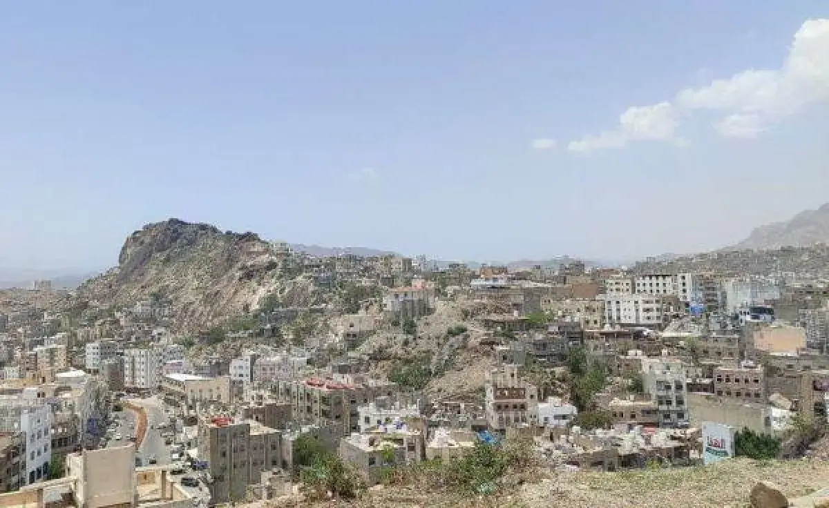 وفاة فتاة قاصر في ظروف مأساوية بمدينة تعز والسلطات تحقق في ملابسات الحادثة