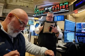 تراجع أسواق الأسهم الأمريكية وسط توترات جيوسياسية ورياح معاكسة لقطاع التكنولوجيا