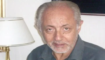 بعد رحيله.. تفاصيل محاولة اغتيال عبد العزيز مخيون 2005 بـ 36 طعنة على يد عشيق زوجته