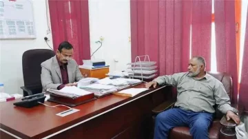 محافظ شبوة يجدد اهتمامه بأسر الشهداء ومناضلي الثورة اليمنية ويدعو لإنصافهم وتحسين أوضاعهم المعيشية