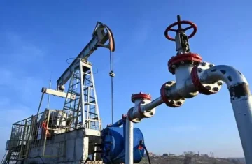 أسعار النفط يقفز بعد تهديد ترامب بنسف منشآت الطاقة الإيرانية