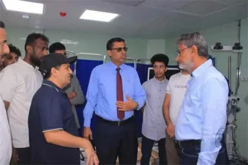 مدير صحة لحج يتفقد مستشفى ابن خلدون ويشرف على استلام منظار جراحي حديث