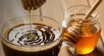 5 فوائد صحية لإضافة ملعقة عسل إلى كوب الشاي