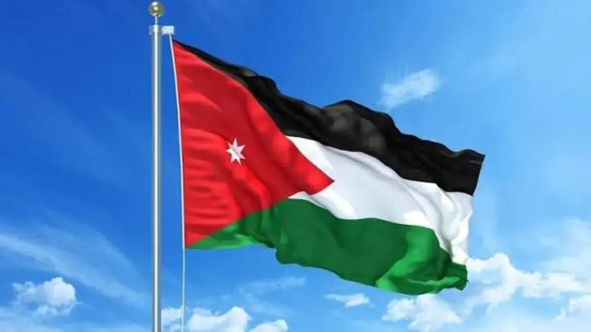 الأردن يعترض ويسقط 20 صاروخاً إيرانياً فوق منطقة الأزرق