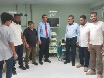 مدير عام صحة لحج يتسلم جهاز منظار رقمي من منظمة اليونبس لمستشفى ابن خلدون العام