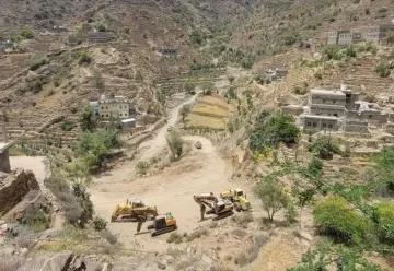”أخيراً!” انطلاق أضخم مشروع طرق في يافع.. والأهالي يتبرعون بأراضيهم لإنجازه