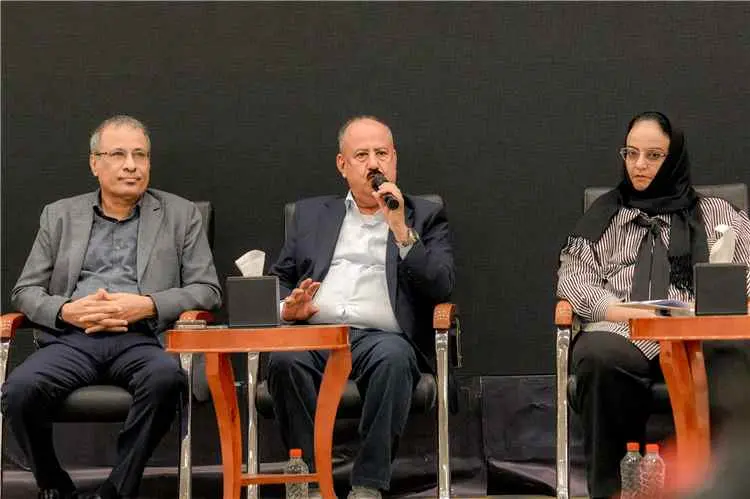 وزير النقل يلتقي نخبة من الاكاديميين والشخصيات الاجتماعية والإعلاميين ونشطاء المجتمع المدني لمناقشة المستجدات والقضايا العامة