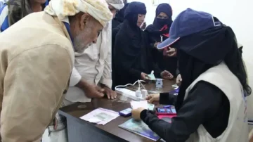 مساعدات نقدية تغيث نصف مليون نازح يمني بدعم أوروبي